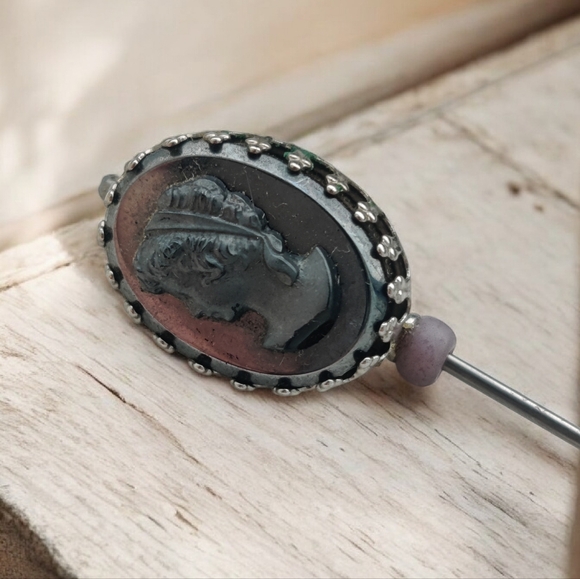 Vintage Jewelry - Vintage Paradise Hematite Relief Black Glass Cameo Hat Pin